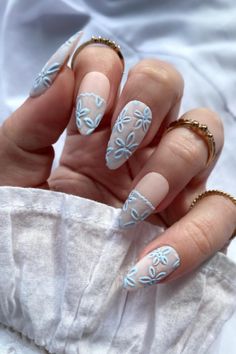 Channel the beach vibes with these ocean-inspired nail designs! From seashells to waves, get your nails ready for summer fun. #BeachyNailArt #SummerNailDesigns Violet Nails, Beachy Nails, Chanel Nails, Easter Nail Art, Cute Nail Art Designs, Glow Nails, Rainbow Nails