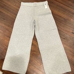 Wide Leg Brand New Gap Chic Bottoms With Relaxed Fit, Chic Gap Bottoms With Relaxed Fit, Gap Wide Leg Pants For Spring, Spring Gap Wide-leg Pants, Gap Spring Wide-leg Pants, Gap Relaxed Fit Wide-leg Pants, Gap Wide-leg Spring Pants, Cozy Wide Leg Spring Pants, Spring Cozy Wide Leg Pants