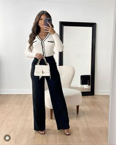 Explore corporate baddie outfits. Find stylish and professional clothing options that combine corporate elegance with a bold, confident edge. Trendy Shein Outfits, Summer Skirt Outfits, Corporate Baddie Outfits, Mode Gossip Girl, Indie Dress, Corporate Outfit, Lawyer Fashion