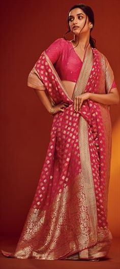 Pink and Majenta color Saree in Georgette fabric with Weaving work Pink Pre-draped Saree With Meenakari For Wedding, Pink Fitted Georgette Pre-draped Saree, Pink Floral Pre-draped Saree In Georgette, Pink Georgette Pre-draped Saree With Sequins, Pink Floral Print Pre-draped Georgette Saree, Reception Saree, Georgette Fabric, Purple Wedding, Violet