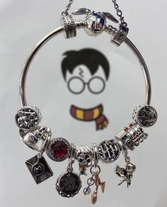 Harry Potter Pandora Charms, Harry Potter Pandora Bracelet, Pulsera Pandora Charms Ideas, Pandora Charms Aesthetic, Pandora Bracelet Aesthetic, Pandora Aesthetic, Harry Potter Charm Bracelet, Pandora Harry Potter, Cer Nocturn