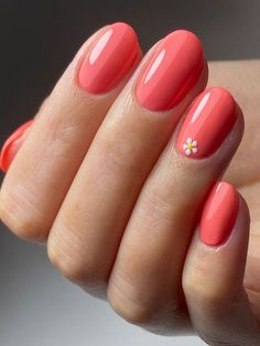 Summer 2024 Coral Nails: Bright Designs, From Neon Pink to Turquoise Holiday Nails Summer 2023 Bright, Summer Sns Nails 2024, Pink Holiday Nails Summer, Holiday Nails Summer 2023, Coral Acrylic Nails, Holiday Nails Summer, Coral Gel Nails