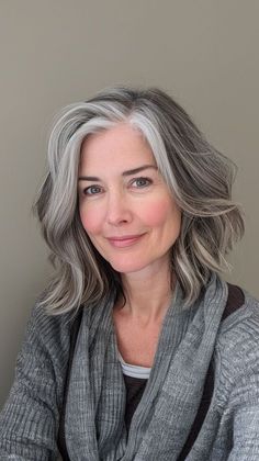 Grey Bobs, Bobs For Women, Grey Bob Hairstyles, Gray Hairstyles, Womens Haircuts Medium, Grey Hair Inspiration, Layered Bob Hairstyles, Hairstyles For Women Over 50, Stylish Haircuts