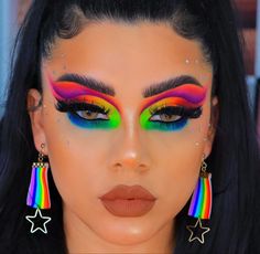 Cute Rainbow Makeup Looks, Neon Rainbow Makeup, Rainbow Makeup Aesthetic, Rainbow Makeup Looks Pride, Brazilian Makeup, Flag Photoshoot, Full Face Rainbow Makeup, Pixie Makeup, Applying Eyeshadow