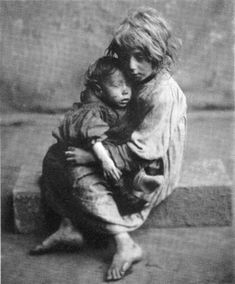 Victorian-era London slum children Social Photo, Foto Transfer, Antique Images, Street Kids