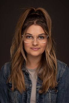 The Orion crystal frames embody identity beyond the trends. With an ultra-flattering square shape, rounded at the corners and flared slightly at the hinge, these are style meets comfort - the ripped jeans or slouchy sweater of glasses. We crafted them with high quality acetate and spring hinges so they're just as durable as your favorite flannel shirt, and just as versatile. No matter your creed, these frames want you to come as you are, and you'll feel right at home wearing them. | Liingo Eyewe Ariela Barer, Brown Hair Shades, Slouchy Sweater, Hair Shades, Brown Blonde Hair, Hair Crush, Hair Reference, Grunge Hair, Brown Hair Colors