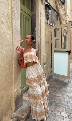 Italy May Outfit, European Cruise Outfits Summer, Lisbon Summer Outfits, Florence Outfits Summer, Greece Honeymoon Outfits, Europe Cruise Outfits, Summer Greece Outfit, Spring In Italy Outfits, Euro Summer Outfit 2024