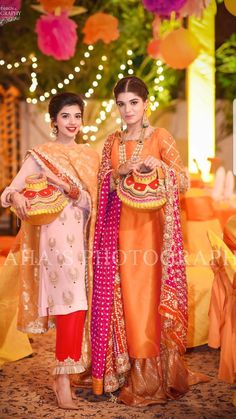 With my lehnga chunni Punjabi Bridal Lengha, Mehndi Outfit, Bridal Mehndi Dresses, Dresses Pakistani, Bridal Lengha, Mehndi Dress, Muslim Wedding Dresses, Pakistani Wedding Outfits