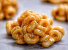 some macaroni and cheese is sitting on a table