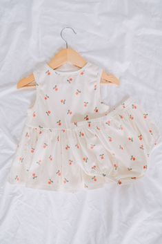 Upgrade your little one's wardrobe with this adorable Feel The Love Baby Dress & Shorts set. The tank top design is perfect for warm weather while the vibrant red flower pattern adds a touch of fun. Your baby will be the cutest and most stylish little love bug around! Nursing Friendly Dress, Plus Jumpsuit, Love Bug, Dress Shorts, Love Baby, Exclusive Dress, Maternity Shops, Basic Dress, Diy Baby