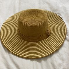 Never Worn Beige And Camel Straw Sun Floppy Hat. One Size Fits All. Perfect For Summer Beach Days And Trips. Matches Back To Everything With The Neutral Color Scheme. Brand Is Mint By Goorin Chic Beige Vacation Hat, Chic Beige Beach Hat, Beige Boater Hat With Flat Brim For Warm Weather, Beige Boater Hat For Warm Weather With Flat Brim, Casual Yellow Straw Hat, Beige Wide Brim Straw Hat For Day Out, Chic Beige Hat For Beach Season, Brown Boater Hat With Curved Brim For Day Out, Cream Fedora For Beach, One Size Fits Most