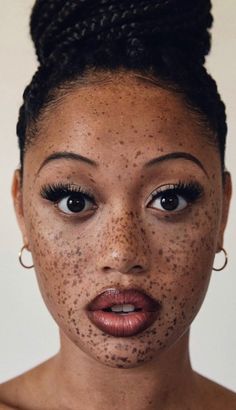 Salem Mitchell, Face Beat, Natural Hair Tips, Portrait Inspiration, Interesting Faces, How To Pose, Black Culture, Artistry Makeup, Descendants