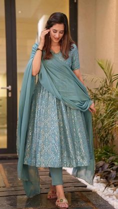 Gown For Wedding Reception, Wedding Gown Designs, Frock Designs For Women, Latest Traditional Dresses, Gown For Wedding, Diwali Dresses, Fancy Short Dresses, Stylish Kurtis Design