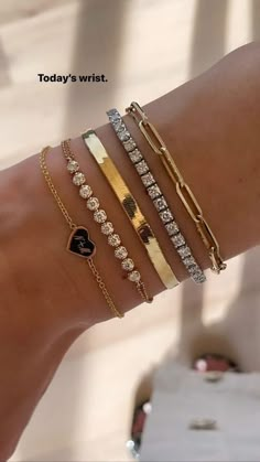 Expensive Jewelry Luxury, Gold Armband, Jewelry Accessories Ideas, Nail Jewelry, Dope Jewelry, Jewelry Fashion Trends, Classy Jewelry, Expensive Jewelry, Jewelry Lookbook