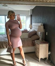 Tammy Hembrow ❤ Tammy Hembrow, Baby Bump Style, A Pregnant Woman, Preggo Fashion, Mommy Goals, Cute Maternity Outfits, Stylish Maternity Outfits