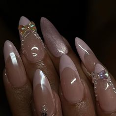 Birthday nails #birthdaynails #nails #nailsart Almond Glam Nails, Almond Birthday Nails, Birthday Nails Scorpio, Gemini Nails, Classy Almond Nails, Bday Nails, Scorpio Birthday, Winter Birthday