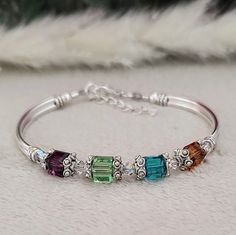 Birthstone Bracelet for Mom Birthstone Jewelry for Grandma - Etsy Personalized Jewelry For Mom, Bracelet For Mom, Jewelry For Mom, Mothers Bracelet, Mother Of Bride, Birthstone Bracelet, Bridesmaid Bracelet, Grandma Gift, Chain Extenders