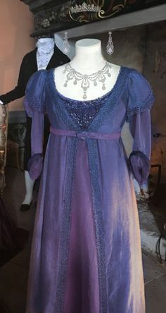 Regency Dress Purple, French Regency Fashion, Purple Regency Dress, Bridgeton Costumes, Regency Era Fashion Gowns, Regency Dress Aesthetic, Early 1800s Fashion, Empire Ball Gown, 1810s Dress