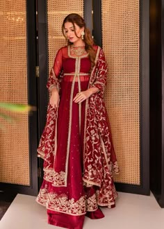 Simple Pishwas Designs, Red Dress Outfit Pakistani, Red Dress Wedding Outfit, Red Dresses Pakistani, Maroon Dress Indian, Red Wedding Dress Pakistani, Maroon Pakistani Dress, Red Dress For Wedding Guest, Pakistani Dress Design For Wedding