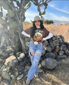 Cowgirl Winter Outfits, Vaquera Outfit Mexican Women, Winter Western Outfits Women, Western Winter Outfits Women, Western Girl Outfits