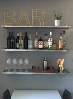 Make the most of what you have. Apartment Bar, Bar Deco, Small Space Hacks, Koti Diy, Apartment Hacks, Bar In Casa, Apartments Decorating, College Decor, Apartment Organization