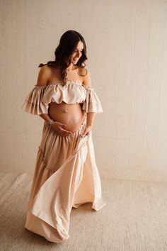 Two Piece Skirt Set Maternity, Maternity Two Piece Dress, Elasticated Skirt, Pregnancy Photo Shoot, Maternity Two Piece, White Maternity Dresses, Off Shoulder Design, Pregnancy Photo, Rose Skirt