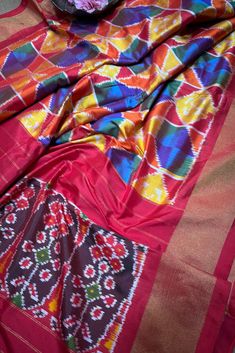 Stunning Multicolor Handloom Pochampally Single Ikat Pure Silk Saree