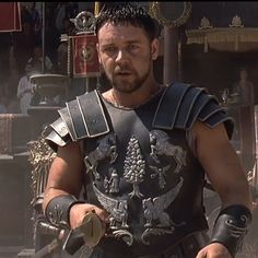 Gladiator Cosplay, Maximus Gladiator, Russell Crowe Gladiator, Gladiator Maximus, Gladiator Movie, Work Vest, Russell Crowe, Lego Design, Design Graphique