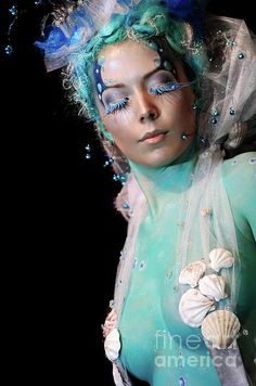 Jellyfish Makeup, Wonderland Makeup, Halloween Havoc, Body Painting Festival, Girl Anatomy, Jellyfish Light, Sea Queen, Jellyfish Print, Jellyfish Design