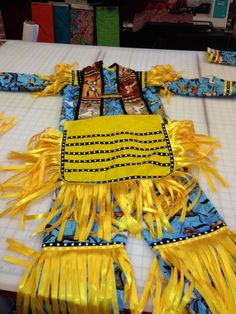 Boys grass dance outfit Regalia Patterns, Grass Dancer, Native Dresses, Fancy Shawl, Native Regalia, Native Clothing