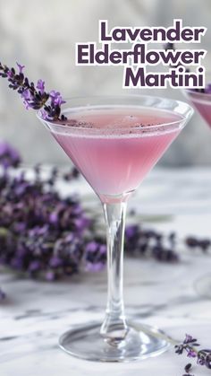 Lavender Elderflower Martini Lavender Elderflower Cocktail, Gin And Elderflower Cocktail, Herby Cocktails, Lavender Gin Cocktail, Martini Variations, Lavender Cocktails, Summer Martinis, Plant Bar