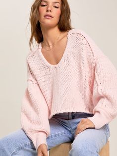 This unique and stylish open weave pieced cropped sweater with a V-neckline is the perfect way to add a touch of cool to your wardrobe. The intricate piecing and open weave design create a visually interesting look, featuring a cropped fit and V-neckline. Altrd State Sweaters, The Olsen Twins, Cute Sweaters For Fall, Light Pink Sweaters, Olsen Twins, Trendy Sweaters, Fits Clothes, Stylish Sweaters, Mary Kate