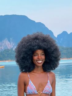 Black Women Afro Aesthetic, Long 4a Hair, Afro Black Women, Afro Editorial Hair, Big Afro Hair Aesthetic, Dark Skin Beauty, Natural Curls Hairstyles