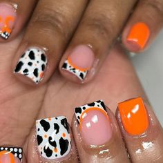 Home of The Hoochies 💅🏽 on Instagram: "This one for the CAROL CITY CHIEFS 🧡🤍🖤   #miaminailtech #acrylicnails #mobilenailtech #miaminails #nailsoftheday #nailsonfleek #browardnails #browardnailtech  #ftlauderdalenails #selftaught #nailsoftheday #walkinswelcome #homesteadnails #homesteadnailtech  #floridanails #floridanailtech" Beach Toe Nails, Rodeo Nails, Cow Nails, Halloween Acrylic Nails, Hello Nails