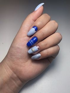 Aquarius Nails Art Zodiac Signs, Aquarius Nail Art, Aquarius Nails Designs, Aquarius Birthday Nails, Nails Aquarius, Astrology Nails, Aquarius Nails, Zodiac Nail Designs, Nail Art Zodiac Signs