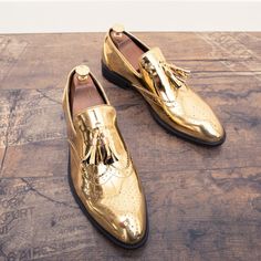 men shoes gold Bright skin male comfortable oxford shoes luxury - Tania's Online Closet Funny Shoes, Block Shoes, Moccasin Shoes, Mens Business, Boots For Short Women, Winter Ankle Boots, Moccasins Shoes, Shoes Luxury, Brogue Shoes