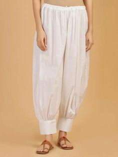 White Salwar, Stylish Pants Women, Simple Kurta Designs, Suit Pattern