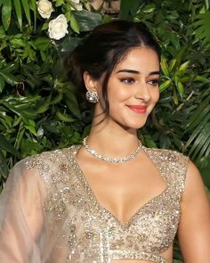 Bhima Jewellers, Desi Makeup, Eastern Wear, Engagement Look, Ananya Pandey, Desi Outfits, Ananya Panday, Velvet Dress Designs, Indian Bridal Jewelry Sets