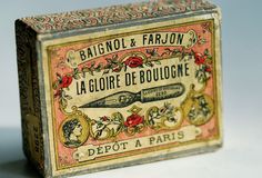 an old matchbox with a knife on it's front and the words baron & faron written in french