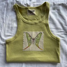 Luna moth insect moth handpainted aesthetic tank top Funky Tank Tops, Upcycled Tank Top, Green Top Aesthetic, Green Tank Top Outfit, Embroidered Aesthetic, Easy Sew Top, Tank Top Diy, Depop Aesthetic, Thrifting Aesthetic