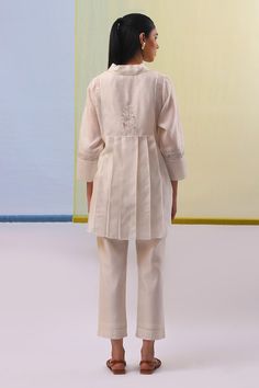 Buy Off White Handwoven Cotton Chanderi Leen Bloom Pleated Tunic With Pant For Women by Sue Mue Online at Aza Fashions. Tunic With Pants, Pant For Women, Tunic Pattern, Aza Fashion, Pants Set, Types Of Sleeves, Hand Weaving, Pants For Women, Off White