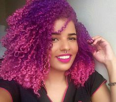 Corte Undercut, Fuschia Hair, Edgy Summer, Color Block Hair, Haircut 2023, Curly Color, Hair Highlight, Rainbow Hair Color, Curl Hair