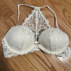 New Without Tags, Never Worn Victoria’s Secret Pink “Date” Bra, Push Up, Racerback Lace Style, Front Closure. Rare And Hard To Find! Size 32c Beautiful Soft Cream/White Lace. Please See Photos And Ask Any Questions. I’m Pregnant So I’m Doing A Closet Clean Out. Bundle 2+ Items To Save 10% Plus Shipping Fees. Smoke Free, Pet Free Home. White Lace Bra With Straps, Cream Lace, Lace Bra, Lace Fashion, Cream White, Secret Pink, Victoria’s Secret, Push Up, Lace Front