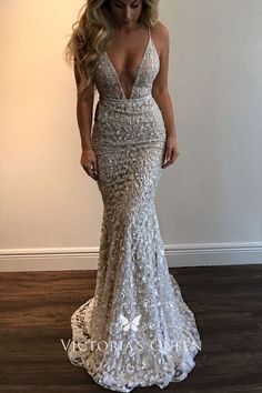 Fully glistening lace mermaid bridal evening gown. Plunging V neckline with spaghetti straps, long evening formal gown. Spaghetti Strap Prom Dress, 파티 드레스, V Neck Prom Dresses, Fashion Goals, Beauty Dress, Sweet 16 Dresses, Princess Wedding Dresses, Wedding Outfits, Cheap Prom Dresses