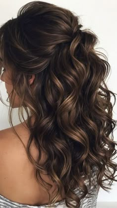 Romantic Bridesmaid Hair Down, Prom Hair Styles Half Up Half Down Curly, Formal Hair Down Hairstyles, Wavy Event Hair, Long Curly Wedding Hairstyles Down, Engagement Picture Hairstyles Half Up, Cute Prom Hairstyles For Curly Hair, Long Wavy Hair Styles For Wedding, Curly Womens Hairstyles