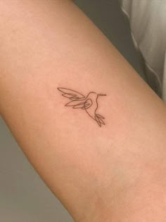 Meningful small bird tattoo Blue Jay Tattoo Small Outline, Cute Tattoo Sayings For Women, Womens Minimalist Tattoos, Phoebe Bird Tattoo, Minimalist Bird Tattoos For Women, Cool Minimalist Tattoos For Women, Small Bird Tattoos For Women Arm, Cute Minimalistic Tattoos, Women’s Small Tattoos