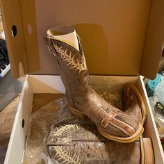 Women’s Tin Haul Boots Size 10.5. New In Box. John 3:16 Verse On Sole Of Boot. Never Been Worn. Wrong Size. John 3 16 Verse, Tin Haul Boots, Cowgirl Boots Square Toe, Cowgirl Boots Square Toed, Tall Lace Up Boots, Tin Haul, White Cowboy Boots, Leather Cowgirl Boots, Leather Western Boots