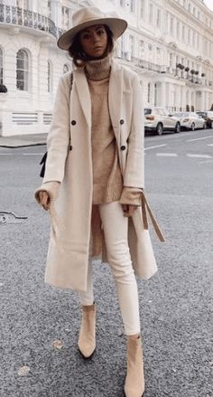 Mode Over 50, Pretty Winter Outfits, Cold Weather Outfit, Winter Styles, Winter Fashion Outfits Casual, Winter Outfits Cold, Beige Outfit, Pullover Outfit