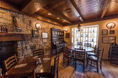 the dining room is clean and ready for guests to eat