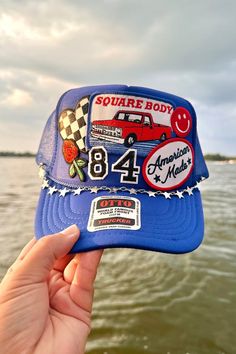 Trucker Hat Pins, Patch Hat Ideas, Patch Trucker Hat, Trucker Hats With Patches, Hat With Patches, Hat Business, Blue Trucker Hat, Hat Bar, Patch Hats